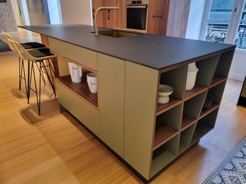 Cuisine avec ilot moderne et atypique à Nîmes dans le Gard