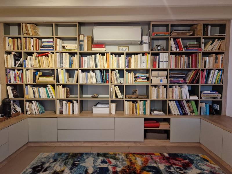 Meuble autour d'un clim à Vézénobres près de Nîmes