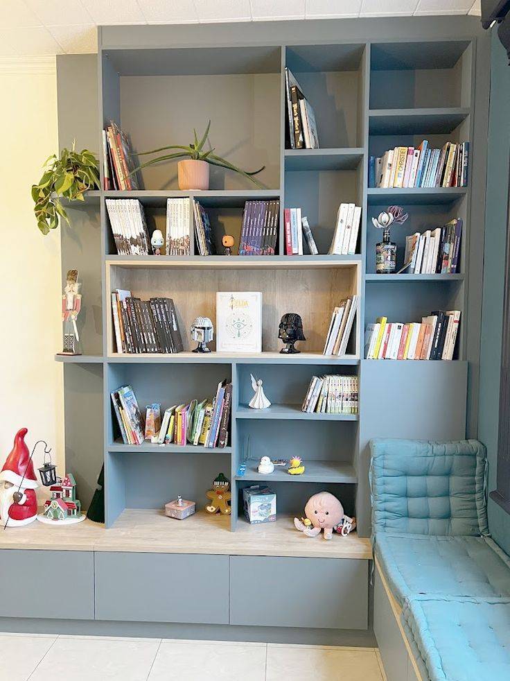 Fabrication sur mesure d'une bibliothèque avec rangements bas intégrés à Caveirac dans le 30