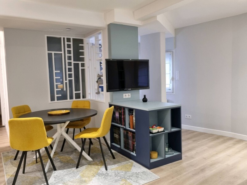 Meuble TV bicolore à Caveirac proche de Nîmes