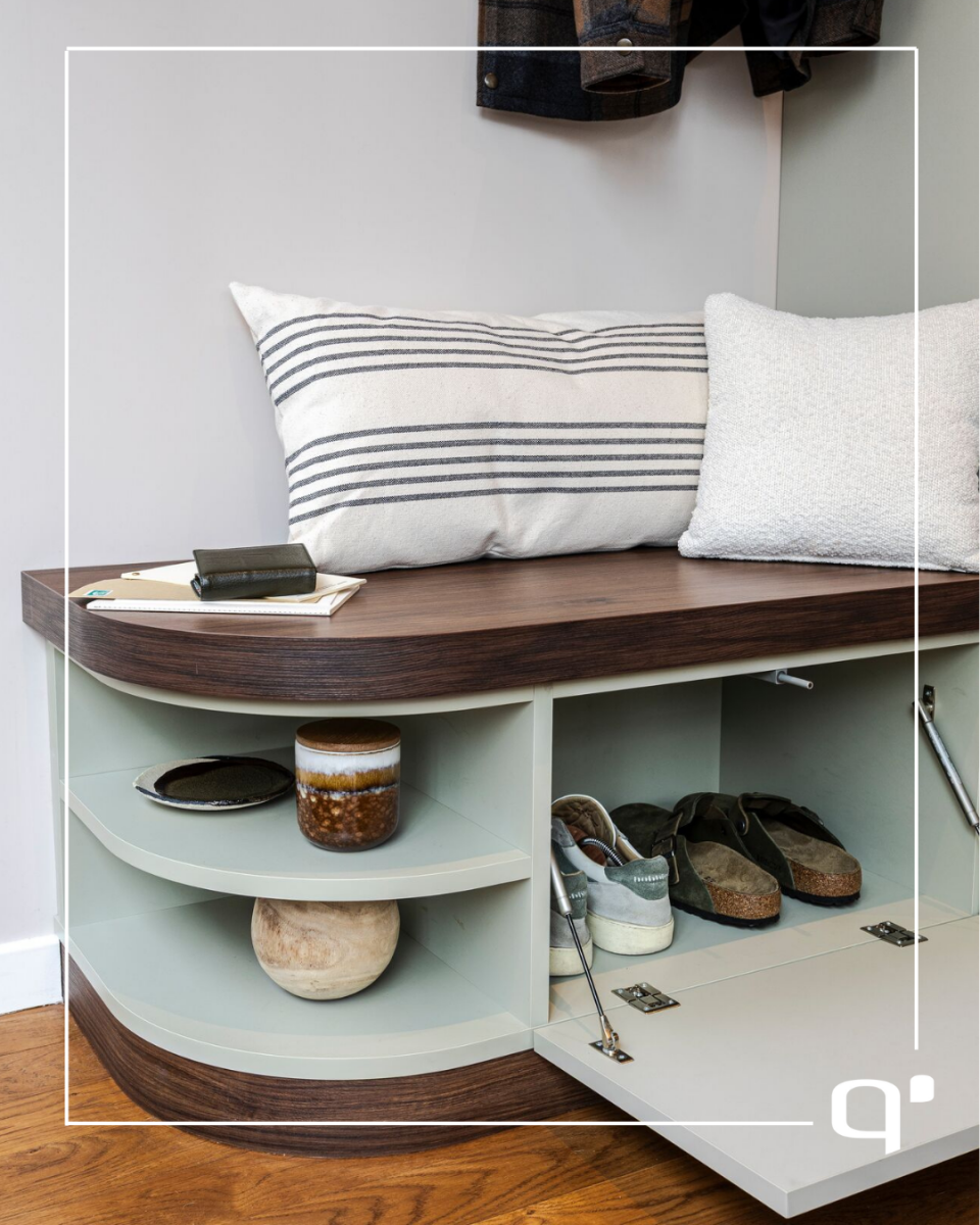 Réalisation sur mesure d'un meuble de rangement pour chaussures sur mesure pour une entrée à Nîmes dans le Gard